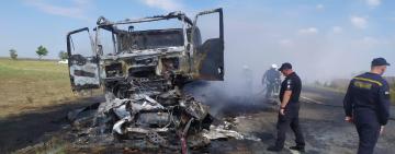 Загинули чоловік і його 2-річний син: на трасі Одеса-Рені зіштовхнулись і згоріли вщент легковий і вантажний автомобіль